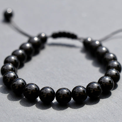 Handgemachtes Onyx-Perlenarmband 8mm schwarz glänzend mit Schwarzem Makramee-Verschluss